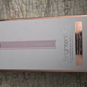 Trophy Skin New in package “Brighten MD”